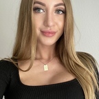 Nadine 🍑 avatar