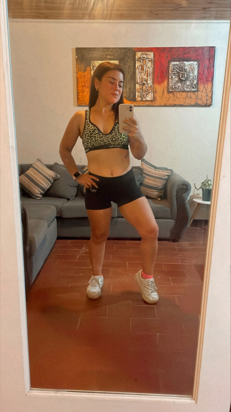 Natalia Velásquez Irrazabal cover image