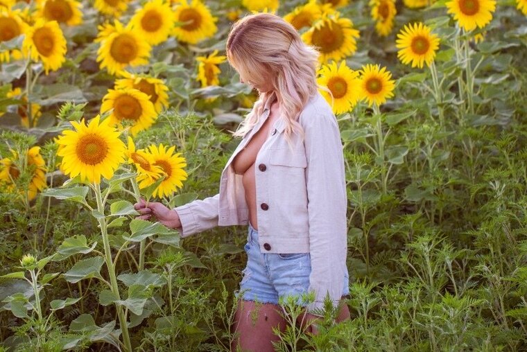 Naturally Hot Mom cover image