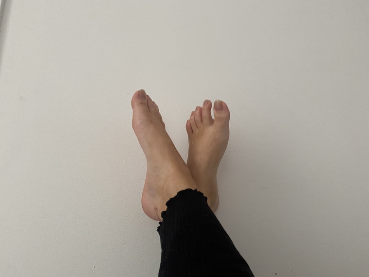 Naughtylilfeet cover image