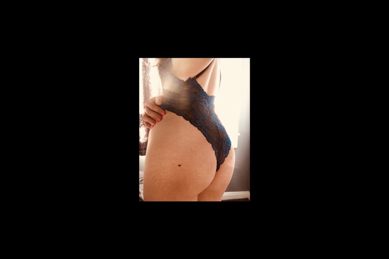 naughtylittlehotwife banner image