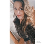 Nikkiswings (cuckold) (hot wife) avatar