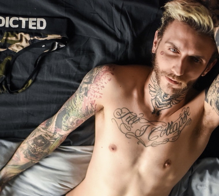 Neil Moonz banner image