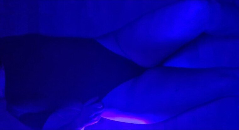 Neonlady22 banner image