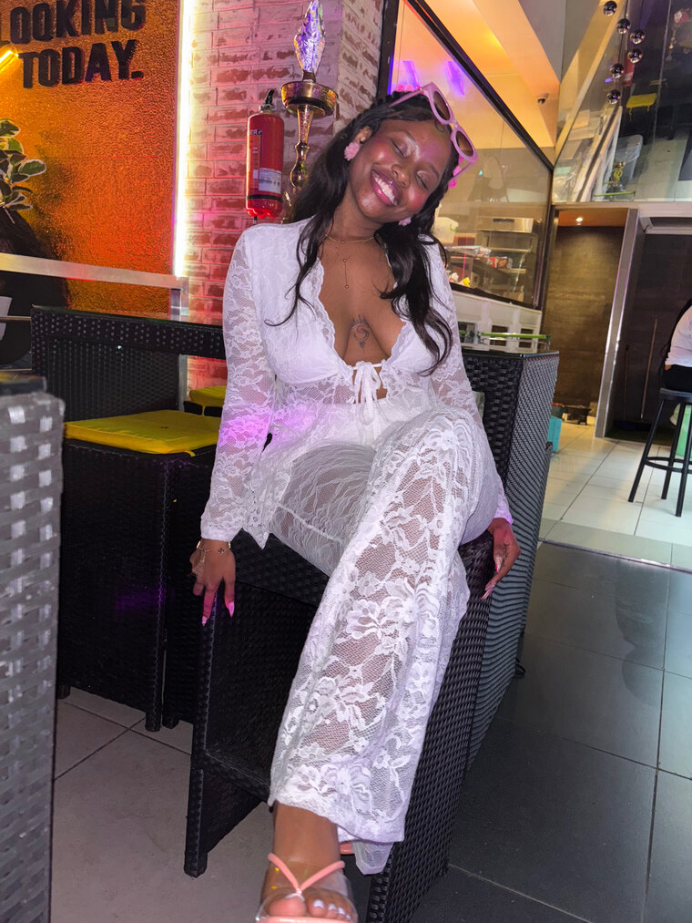 Nerdy baddie💕 banner image