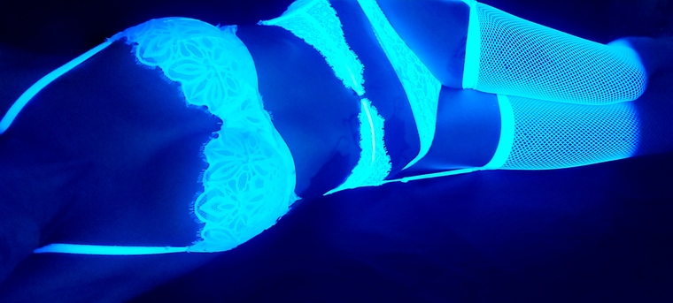Netty Nylons banner image