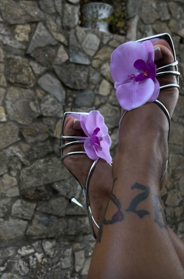 Your Nia 🤍 🦋🦶🏽 cover image