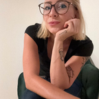 Nicole avatar