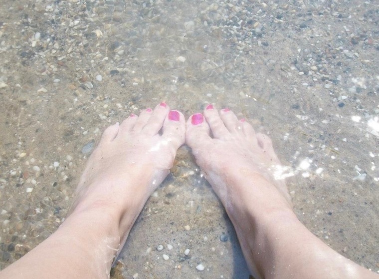 Pretty feet cover image
