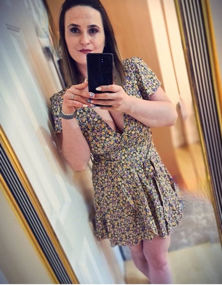 Feet ASMR by Nicolle banner image