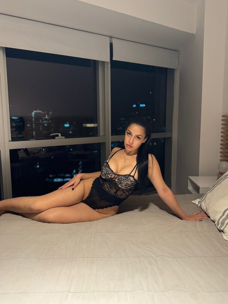 Nicolle 🍓 cover image