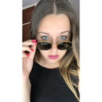 Nicole Fernandez avatar