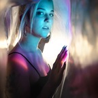 Nina White avatar
