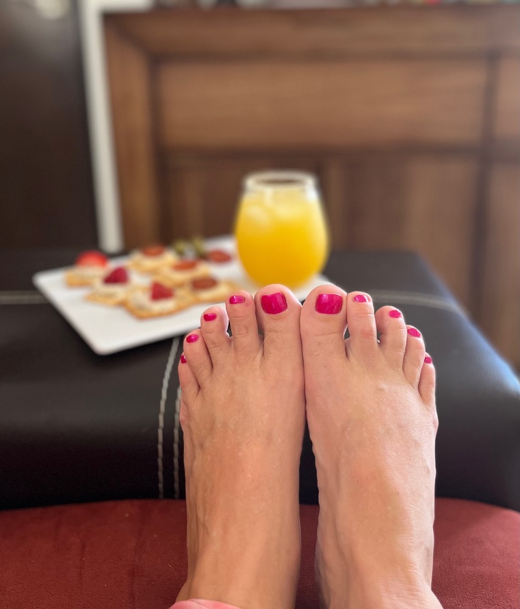 Nipsntoes22 cover image