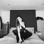 Nicole avatar