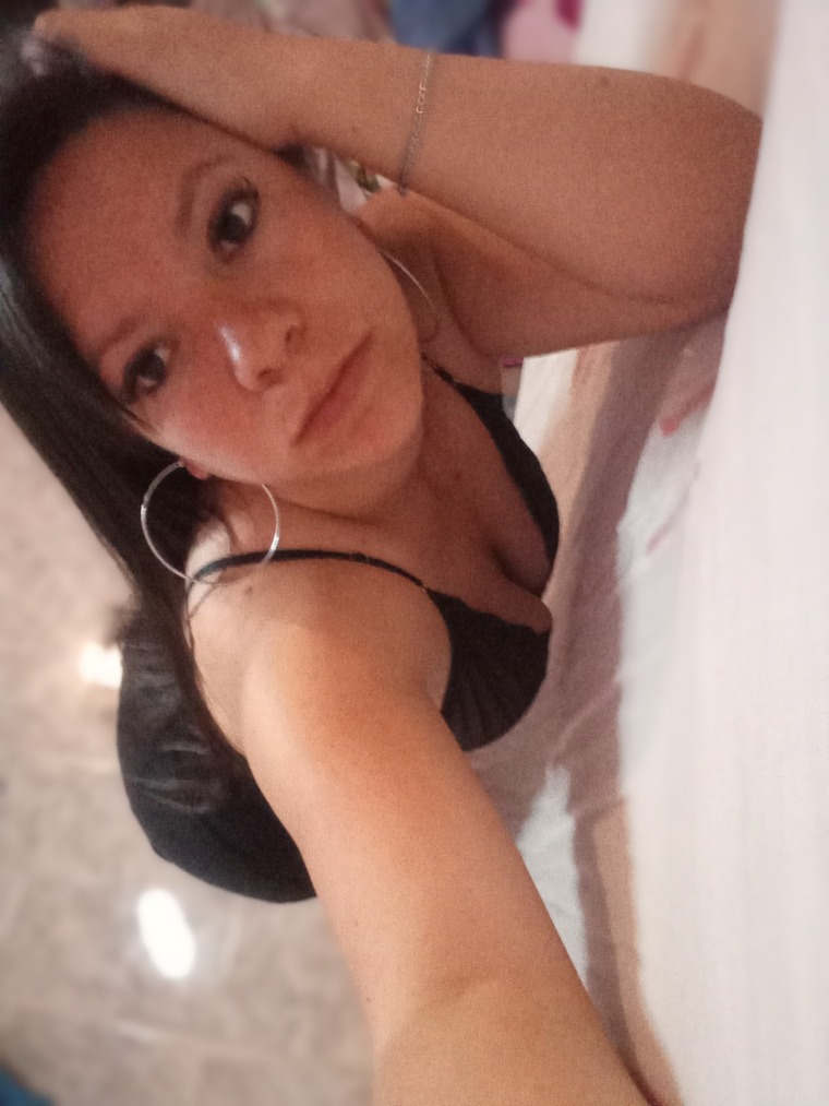 Muñeca latina. cover image