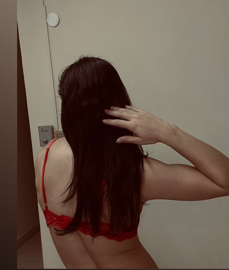 Noemí R banner image