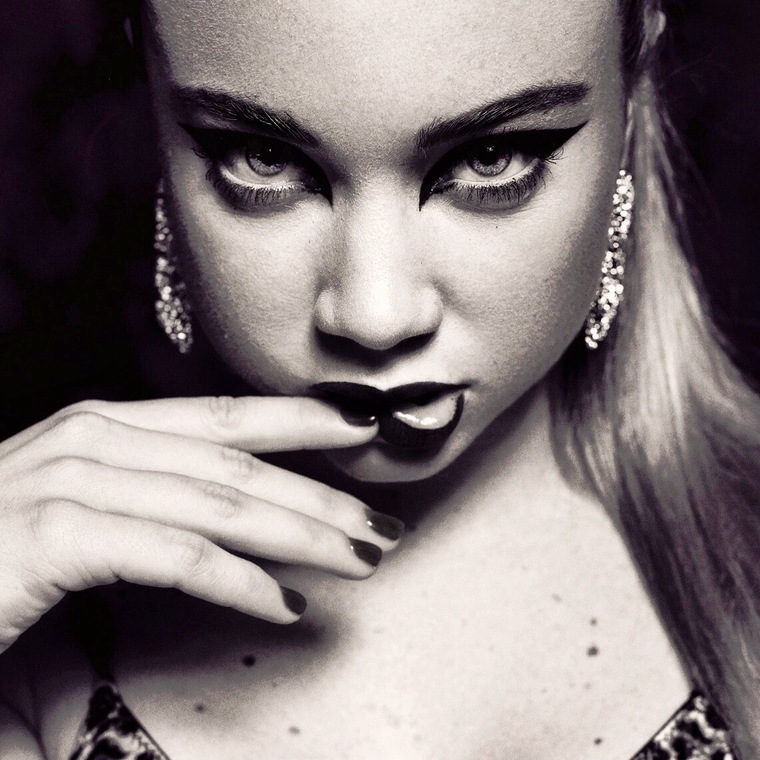 Queen Larissa cover image