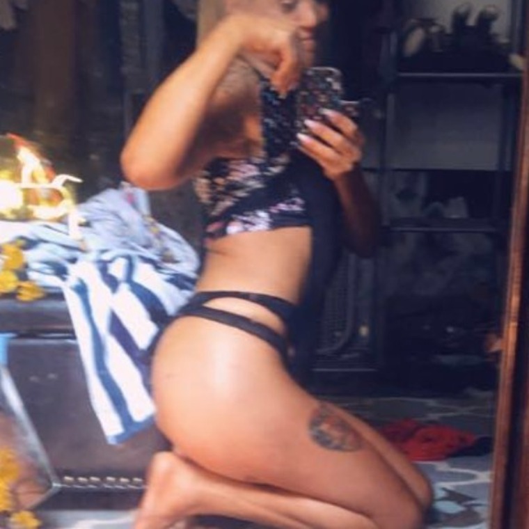 WeninDoubtXOXO banner image
