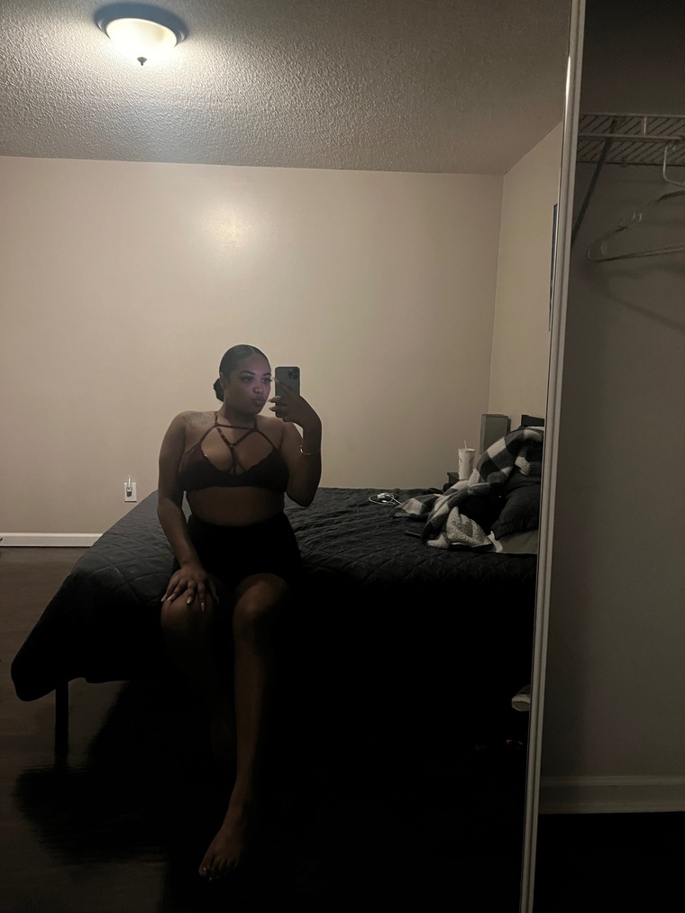 Novia The Goddess👑🦋🧚🏽♀️ cover image