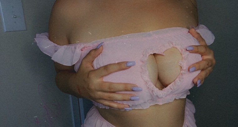 Dee cover image