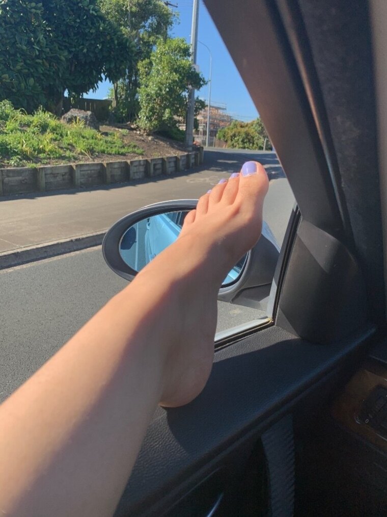 👣 Nyra 🖤 cover image