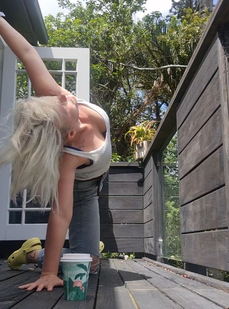 NZ Yoga Girl cover image