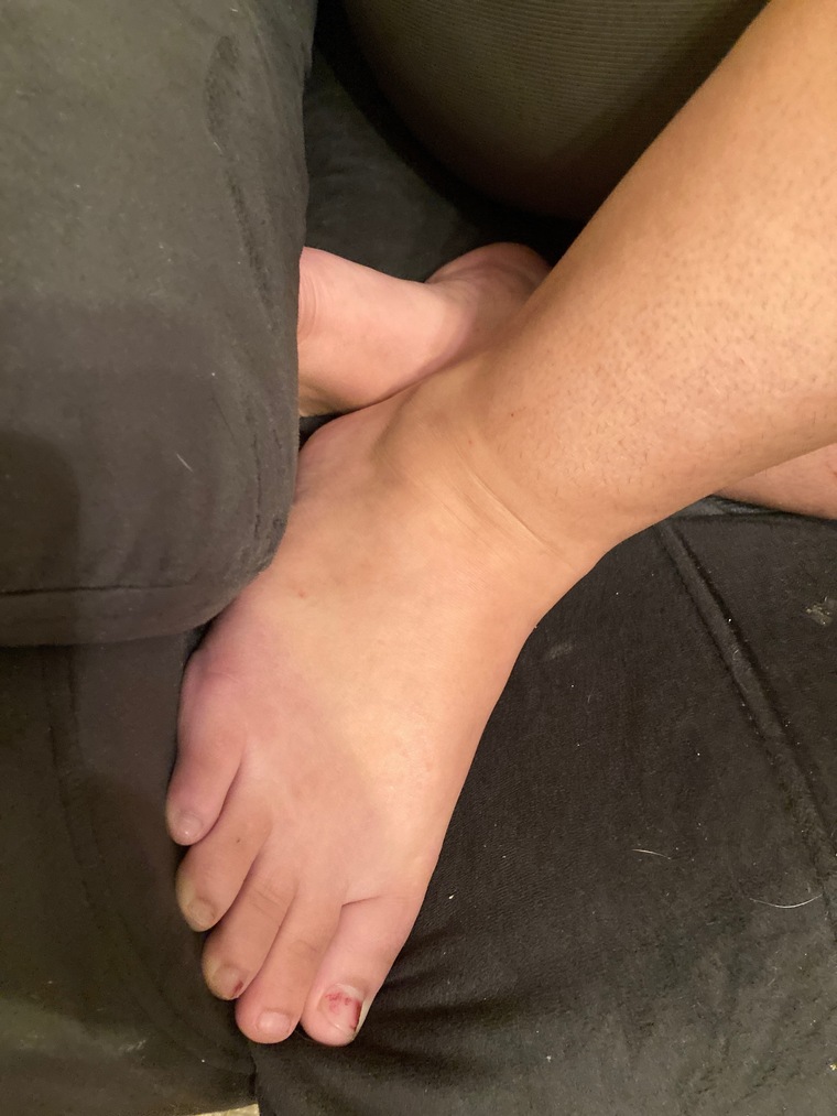 Mrs NZ Kiwi Feet cover image