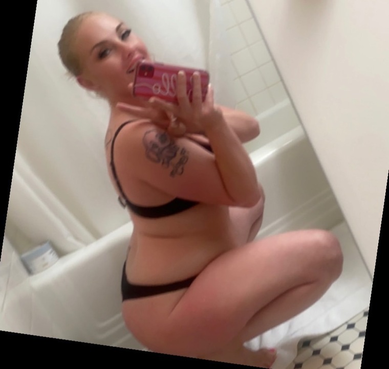 Nicolee banner image