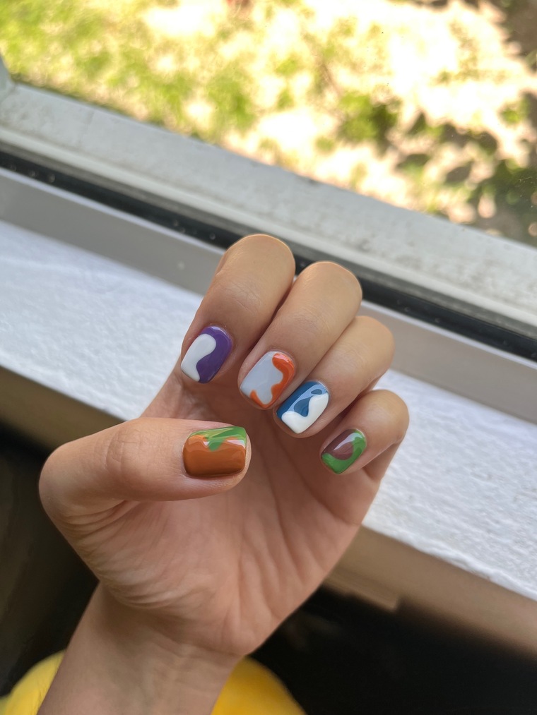DailyOfficeGirlsToenails cover image