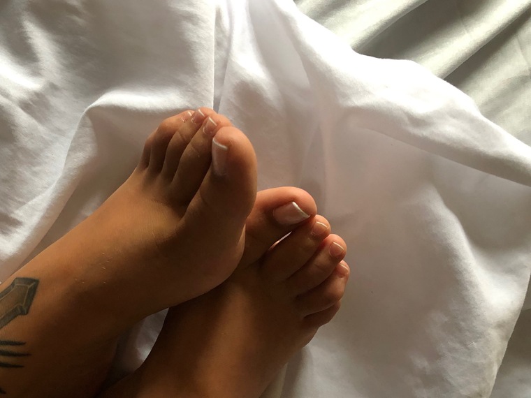 Ohmyhoneyfeet cover image