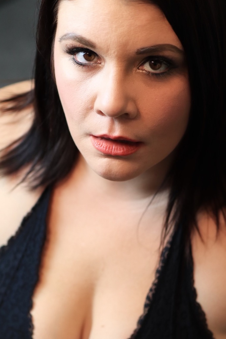 CurvyJess banner image