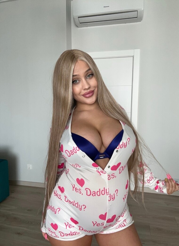 Olivia 🤰🍼 Preggo cover image