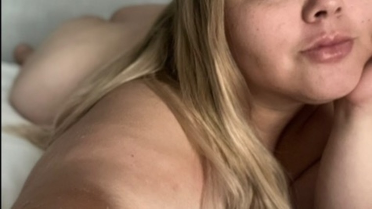 Sweetpeachy🍑 cover image
