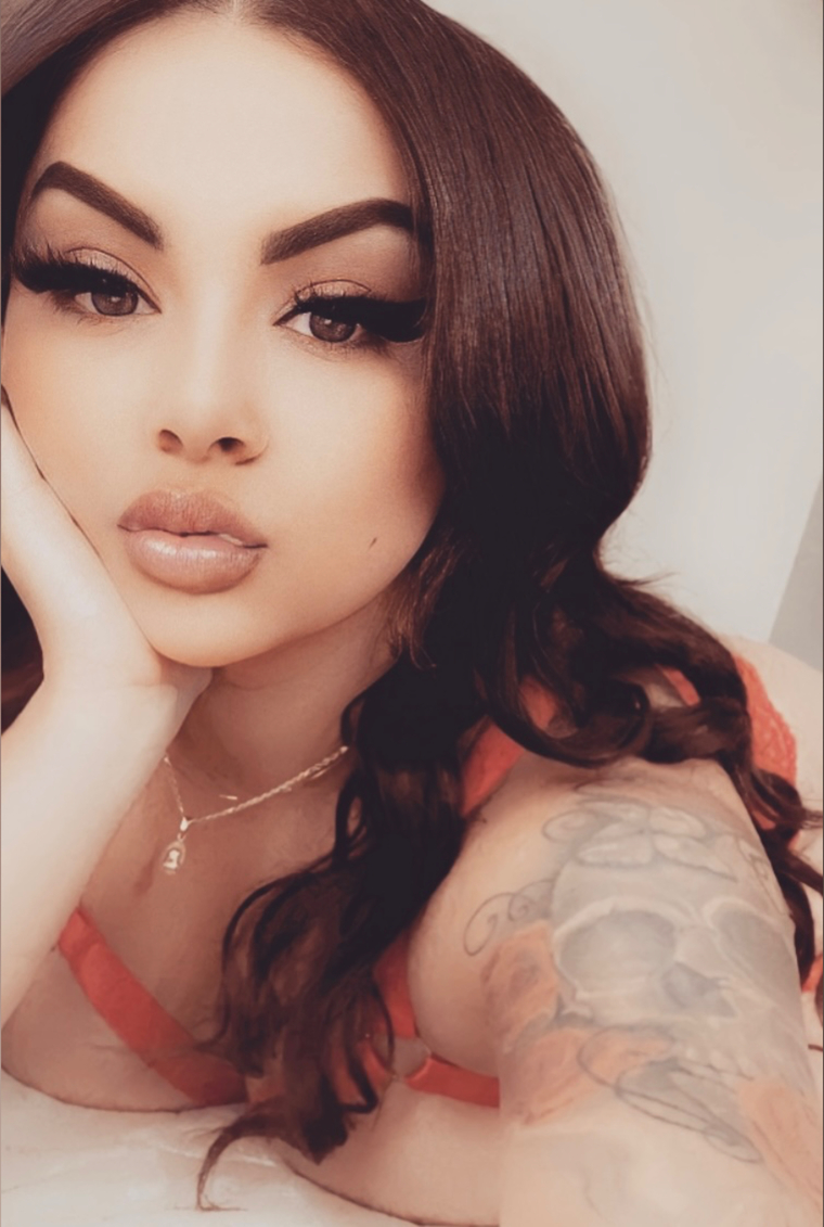 Alinabby 🫦 cover image