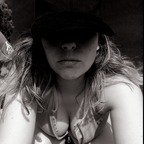 OneNormalCouple avatar