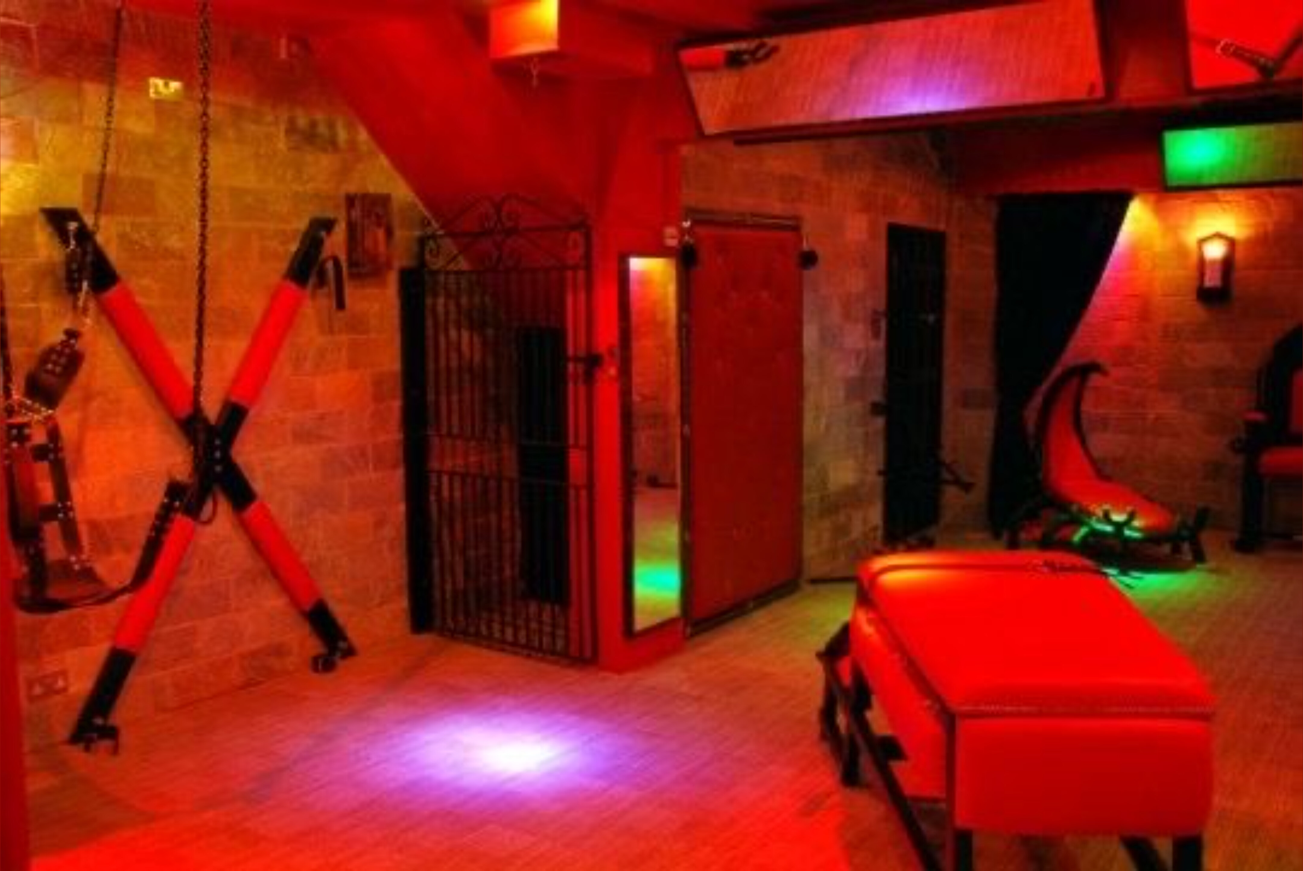Mistress Malaysia - TS Hole Puncher banner image