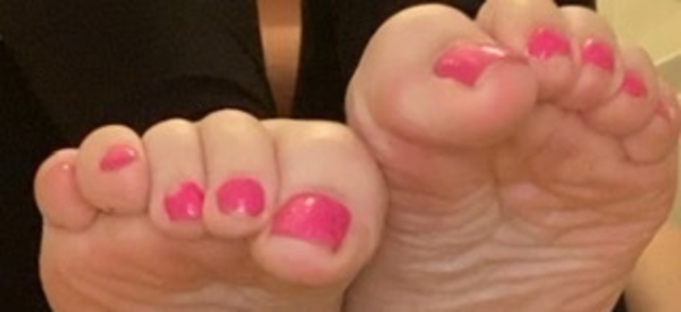 OnlyFeetDotComxox cover image