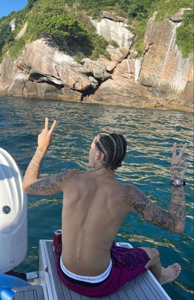 vitinhü 🏄🏻♂️ banner image
