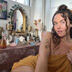 Damiana Loves avatar