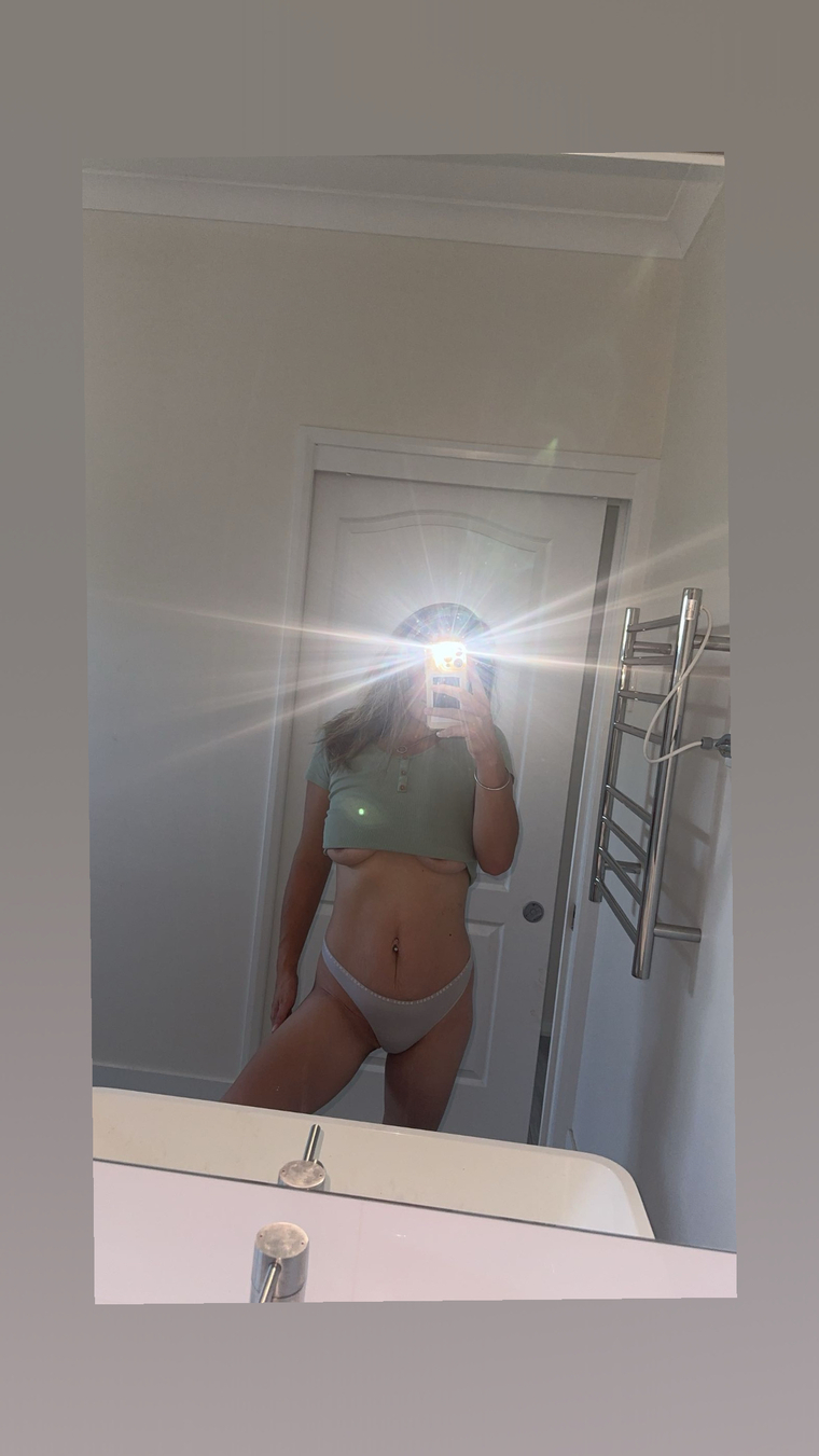Busty babe99 🔥 banner image