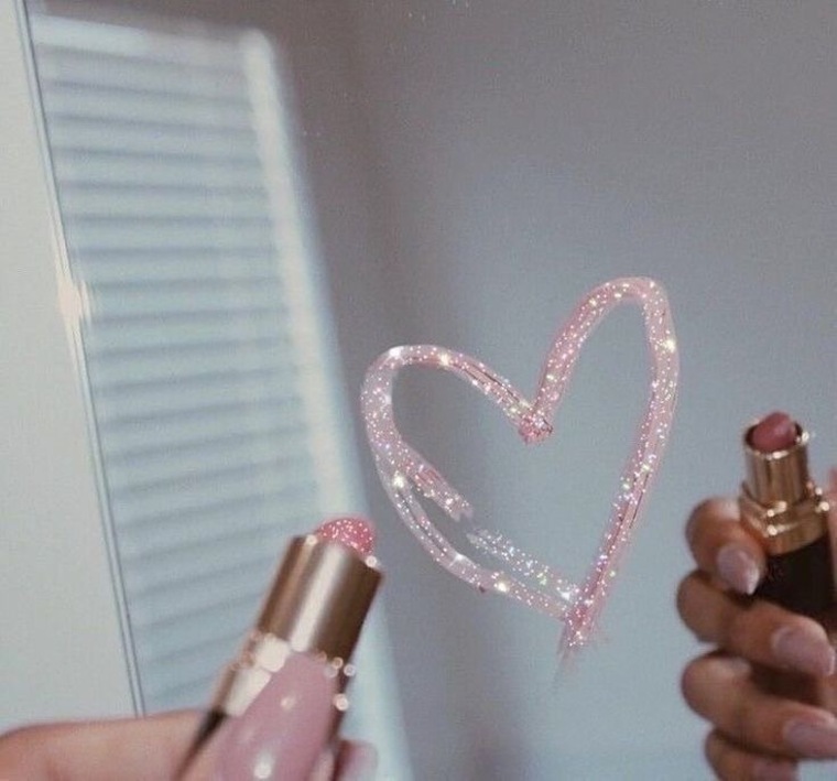 𝓂𝑒𝓇𝒸𝒾 cover image