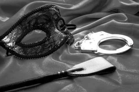 Pareja Oculta cover image