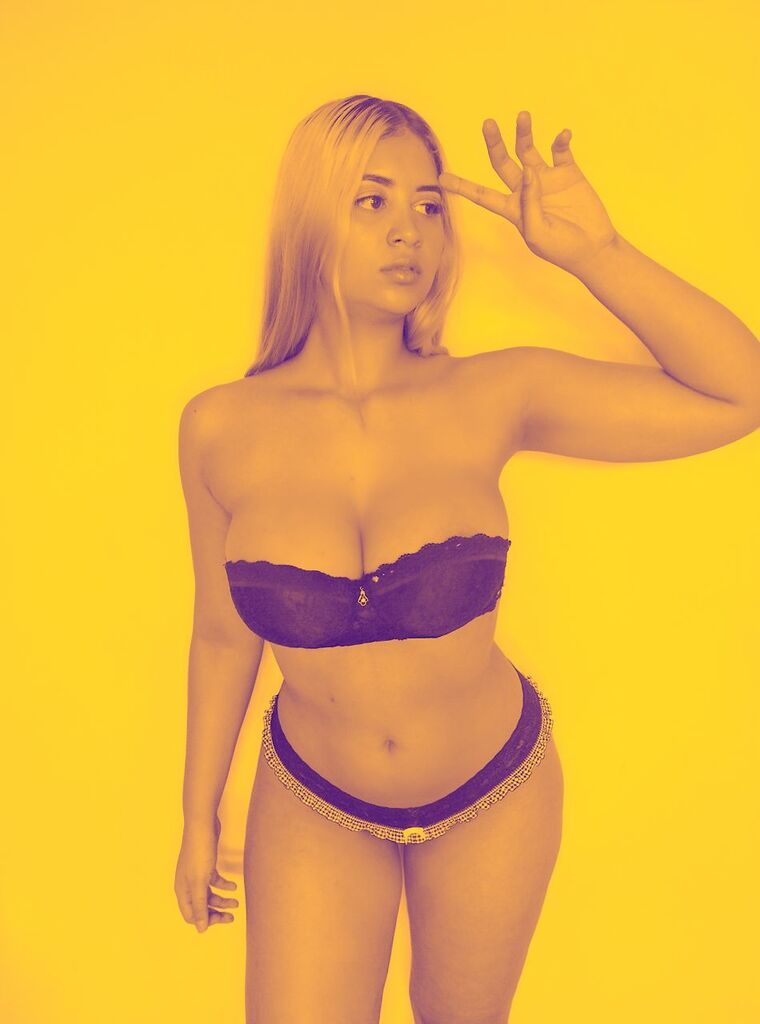 Camilla Bianco 🌶️ cover image