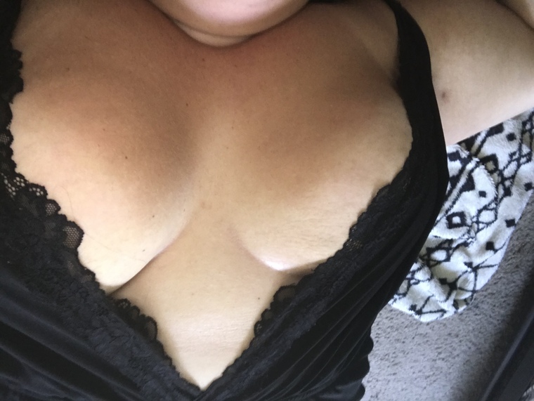 Peaches &amp; Sunshine 😘 🍑 cover image