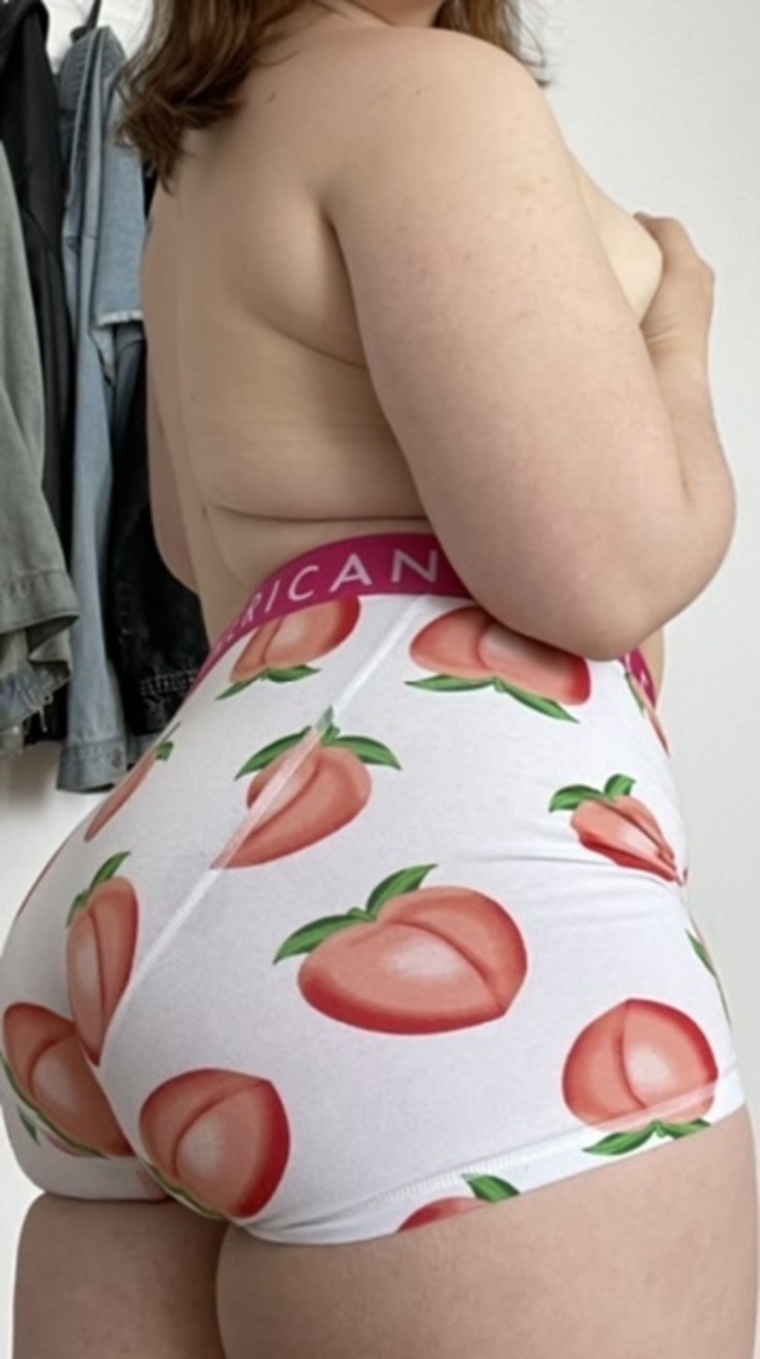 🍑Peachesn’cream🍑 cover image