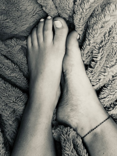 Petite-Feet0169 cover image