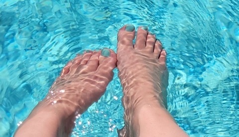 PetiteFeetFLGirl cover image
