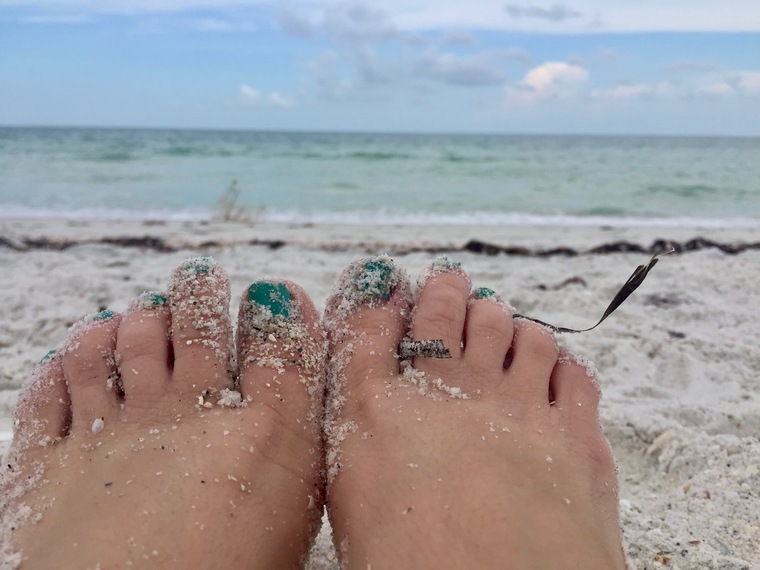 petitefeetinthestreet banner image