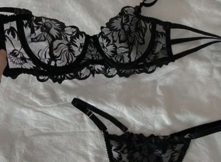 Petite Kinky kitty banner image